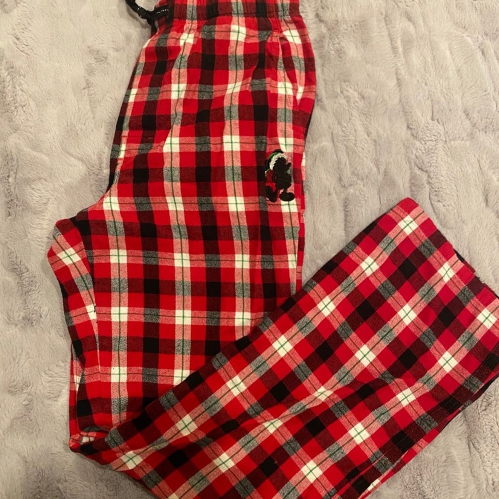 Disney park’s pajamas